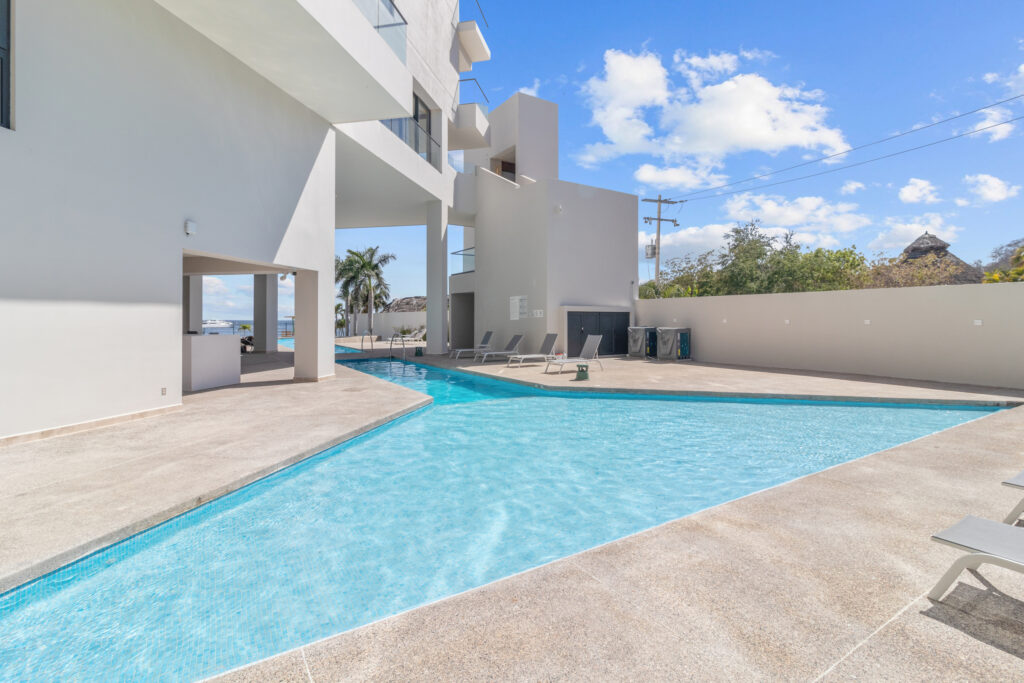 zantamar-beach-frint-vacation-philos-la-cruz-real-estate-rentals-amenities-waves-ocean-views-mountain-views-green-areas-philos-