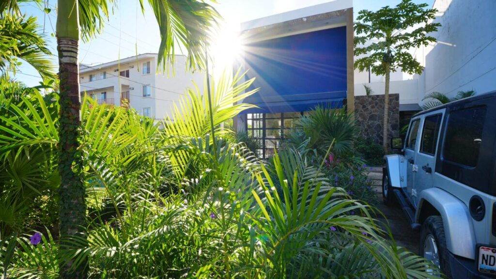 casa balam
la cruz
philos