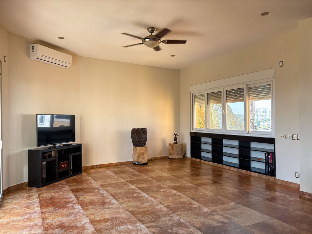 entrada-principal-main-entrance-sala-living-room-casa-monte-calvario-la-cruz-de-huanacaxtle--philos