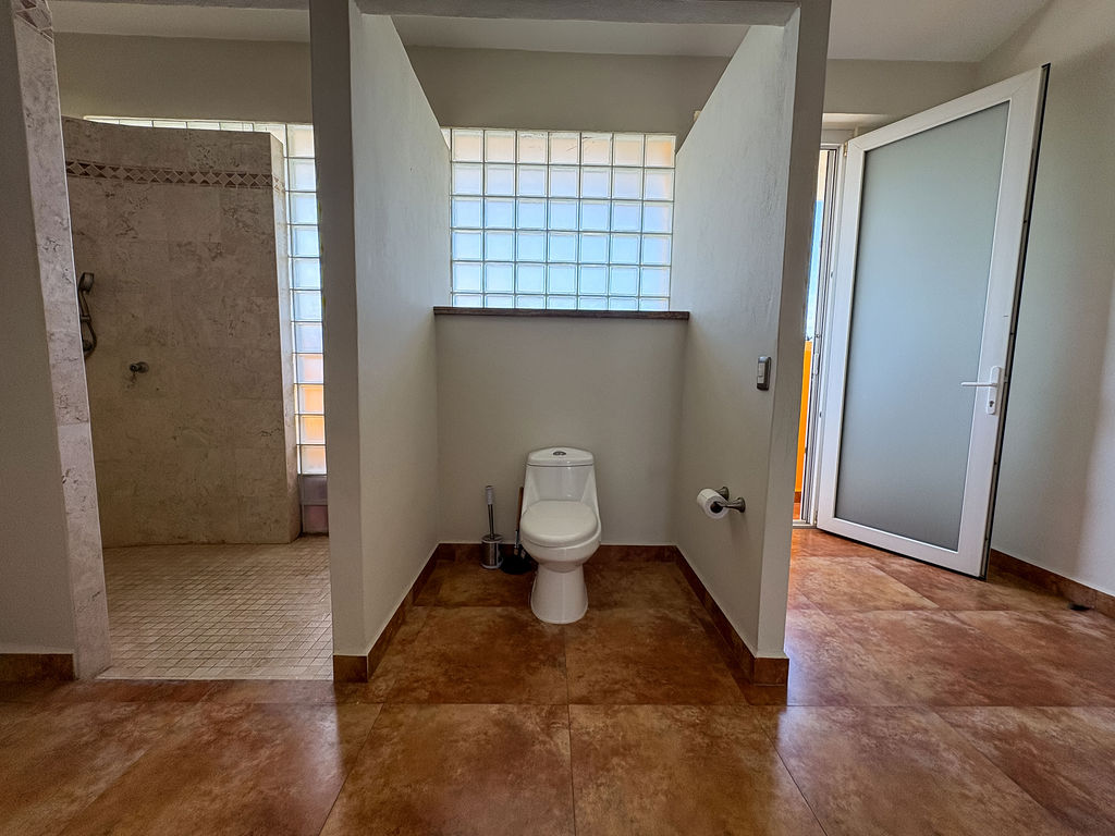 baño-completo-full-bathroom-marmol-marble-casa-dorada-monte-calvario-la-cruz-de-huanacaxtle-philos